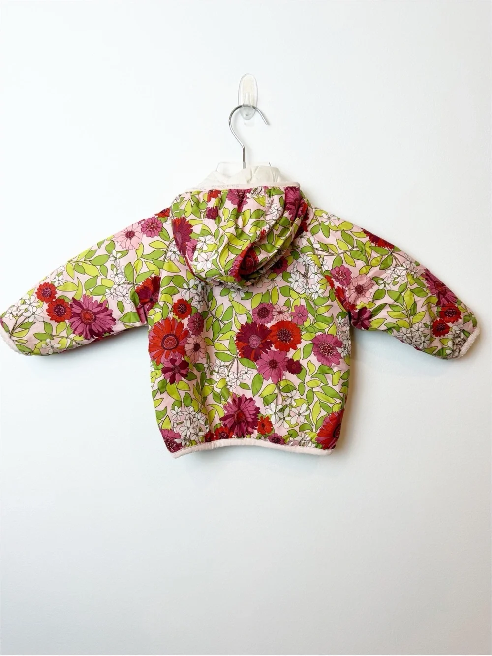 Patagonia | Girls' Reversible Puff Ball Down Jacket in Floral Cream
